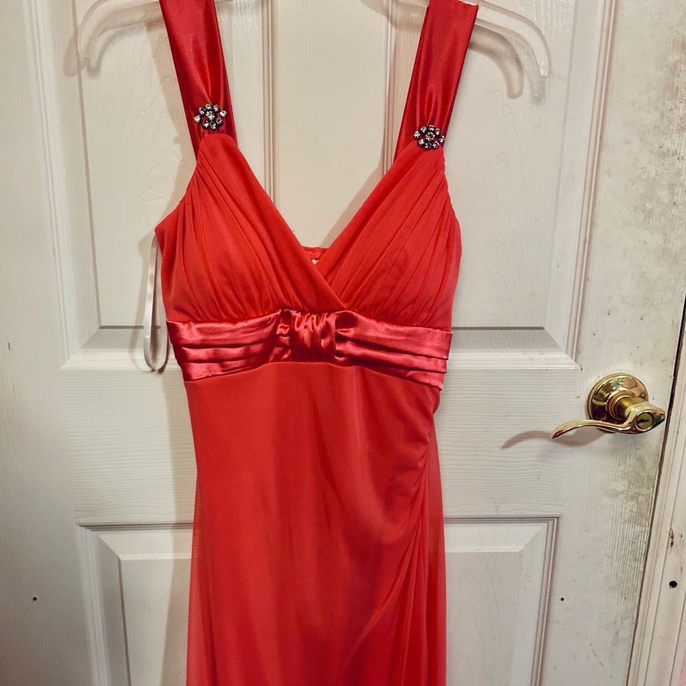 Beautiful Wedding Style Pink Flowy Dress, w/ gems